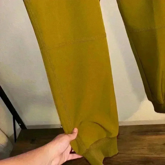 NWT Old Navy High-Waisted All-Seasons StretchTech Joggers Size 2XL - Picture 6 of 14